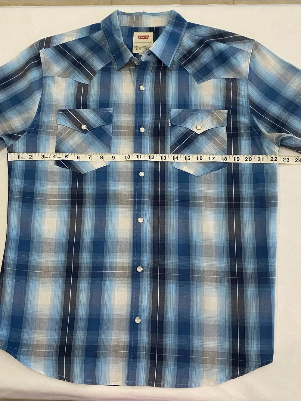 Levi's Blue and White Plaid Short-Sleeve Button-Front Shirt